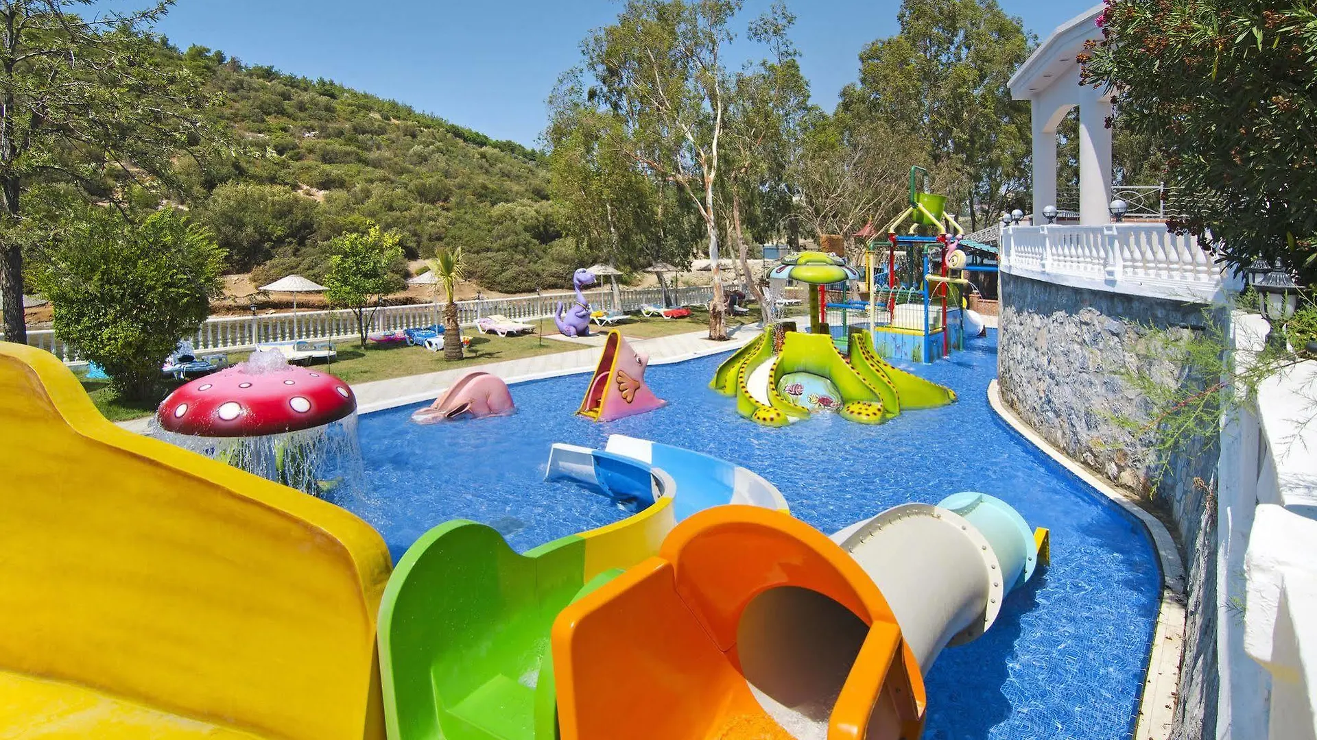 Tusan Beach Resort Kusadasi 5*,